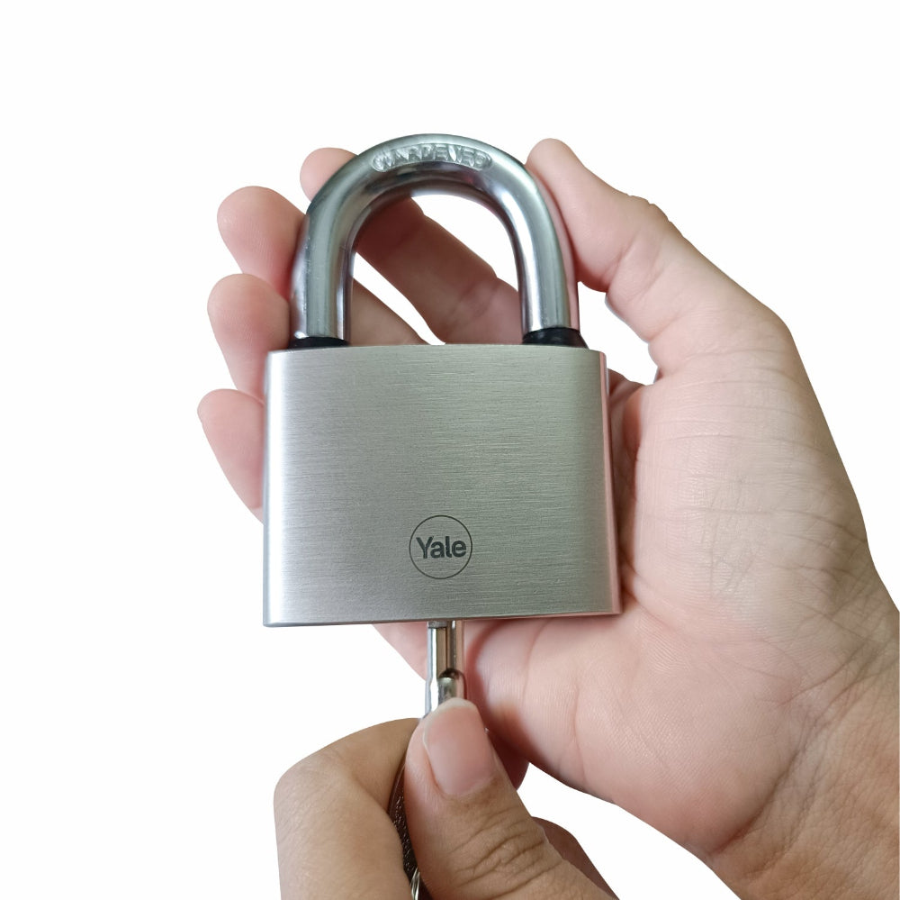 Yale iron disc padlock with retaining keys