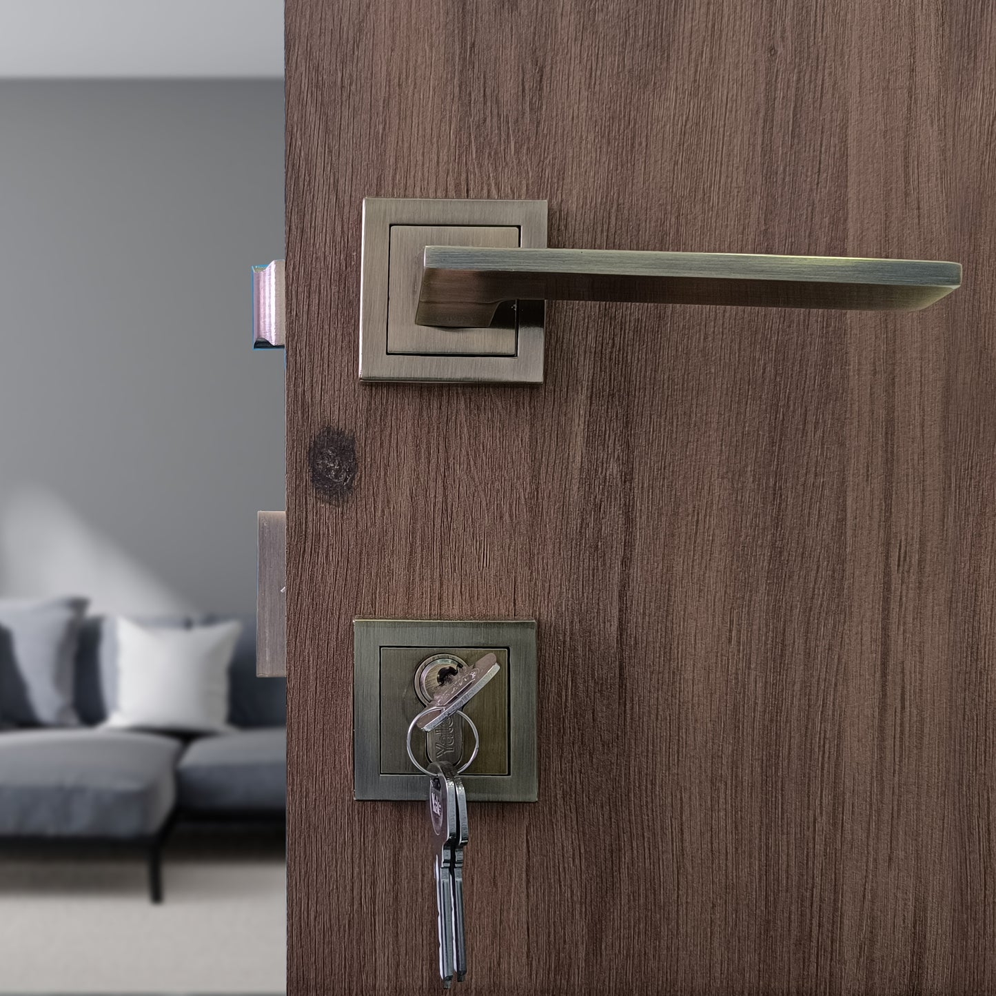 SM-03-01-02 Yale SM series Mortise Lock Comboset, Cylinder with Knob inside and keys Outside, Antique Brass Finish