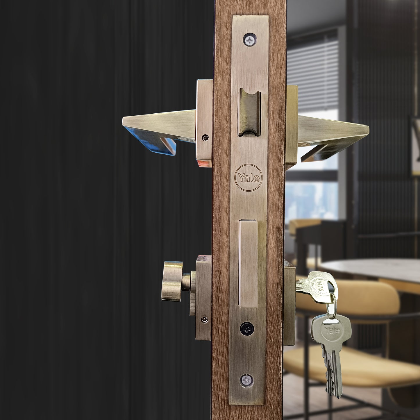 SM-03-01-02 Yale SM series Mortise Lock Comboset, Cylinder with Knob inside and keys Outside, Antique Brass Finish