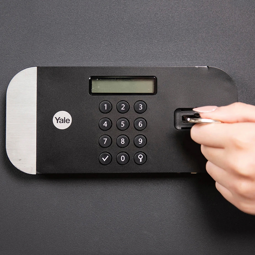 Yale Maximum security safe locker