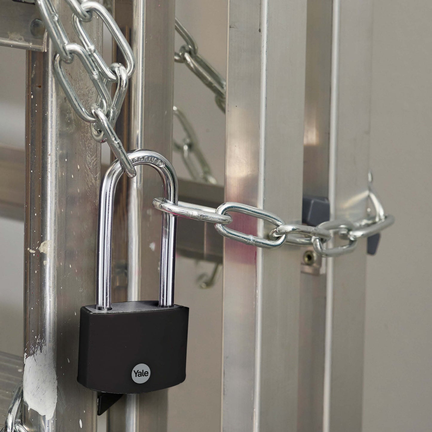 YE3B/38/156/1/BK Essential Series Indoor Padlock 25mm