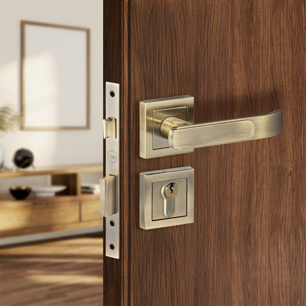 Yale YECM-603 mortise comboset with lock and handle in Antique Brass